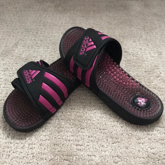 adidas Shoes - LIKE NEW Adidas Slides